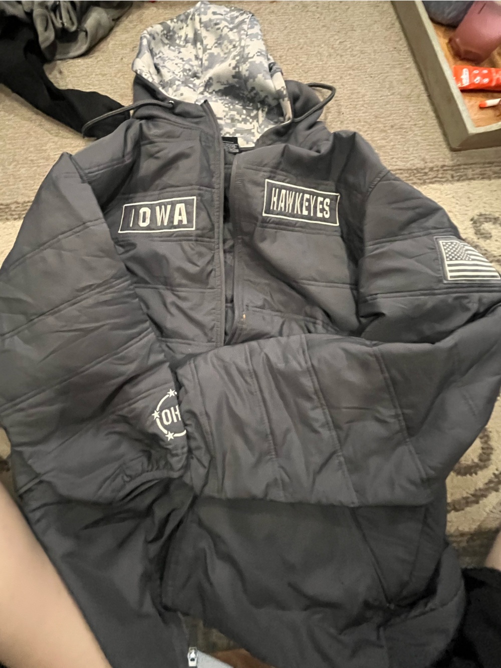 Men’s grey jacket